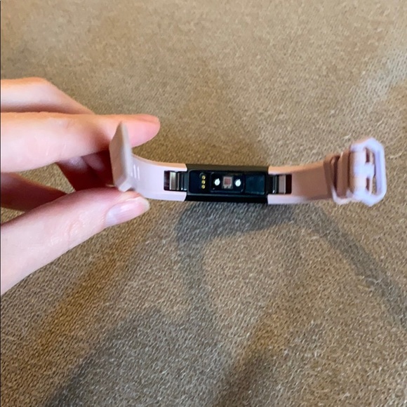 Fitbit Alta - Picture 3 of 3